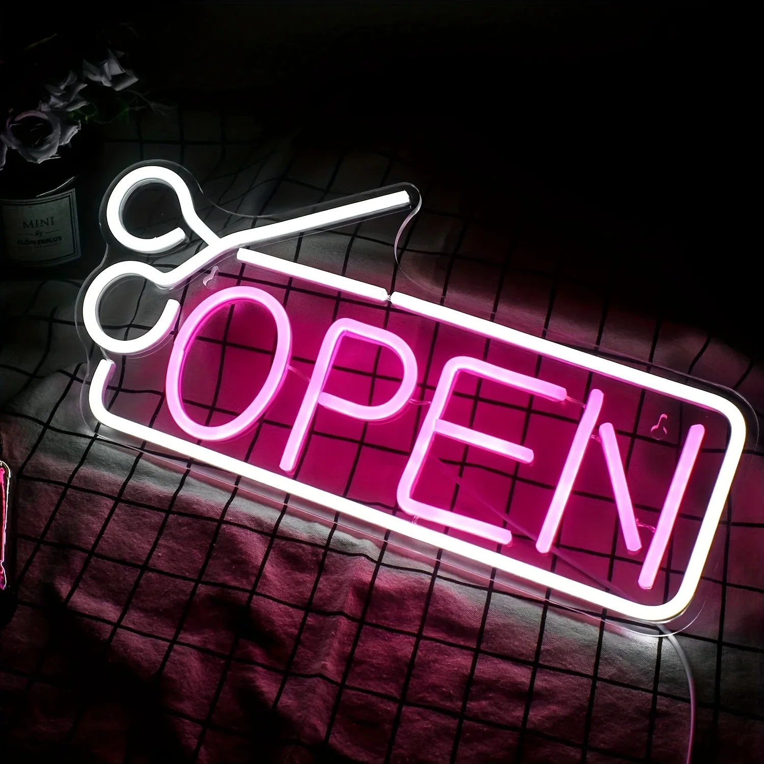Scissors Open Neon Sign for Bu - Home Cinema Logo recension och pris